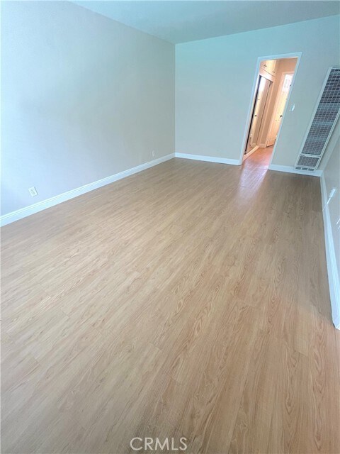 Photo - 2115 Placentia Ave Unidad 14