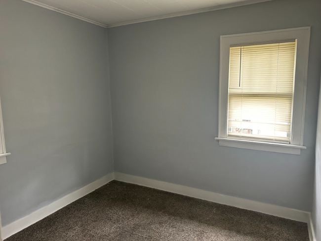 Photo - 1945 Owen St