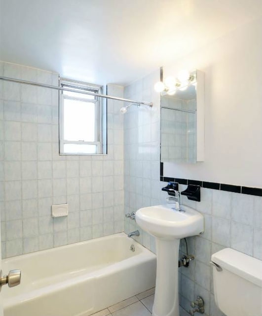 Photo - 260 W 27th St Unit 3D