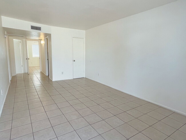 Photo - 2061 S Apache Dr