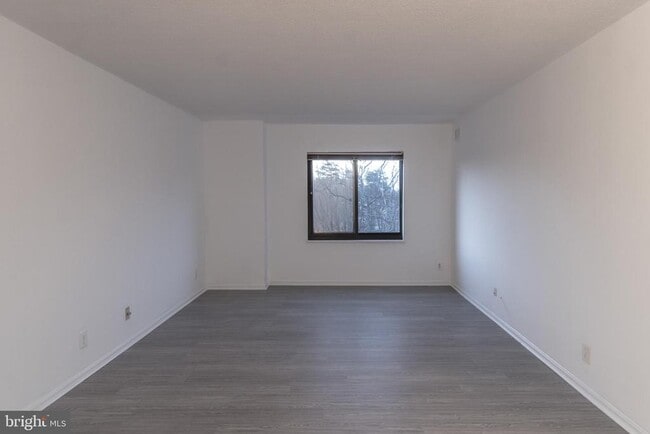 Photo - 205 Yoakum Pkwy Unit 822