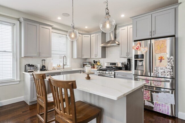 Photo - 884 Adams St Unit #3