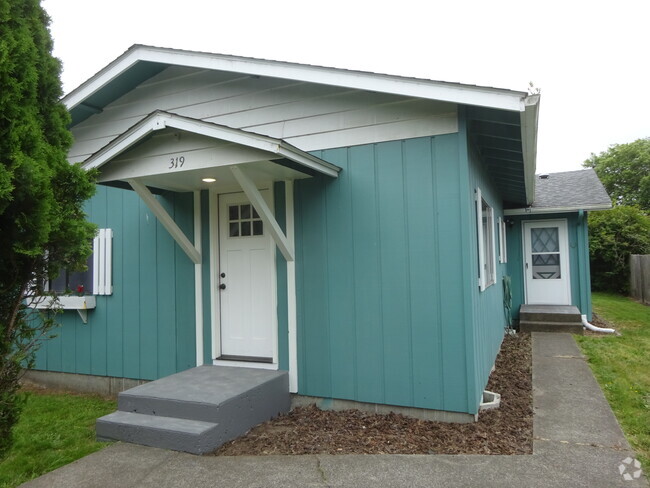 Building Photo - 319 3rd St SE Rental