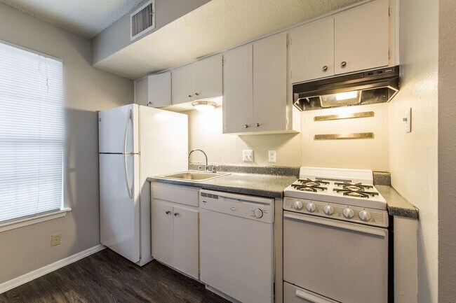 Photo - Greenwood Square Apartamentos