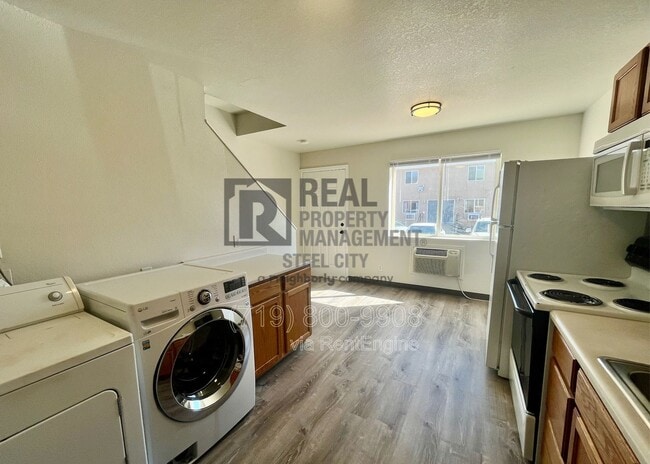 Photo - 1715 Oakshire Ln Unidad B