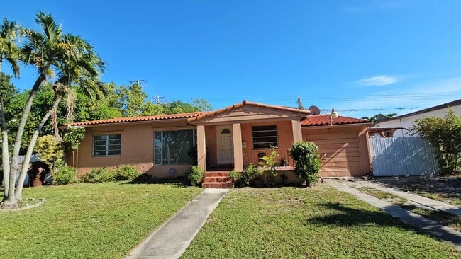 Photo - 210 W 60th St House
