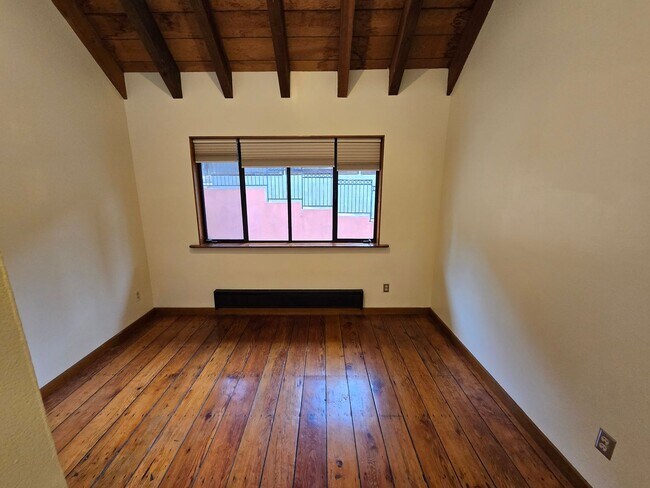 Photo - West Richmond/Castro Unidad 240 Castro Street