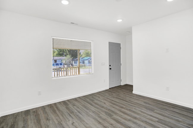 Photo - 2212 S Delawanda Ave