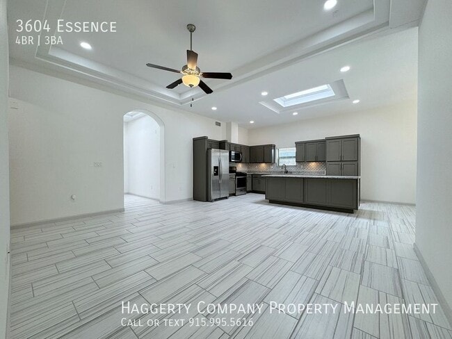 Photo - 3604 Essence-