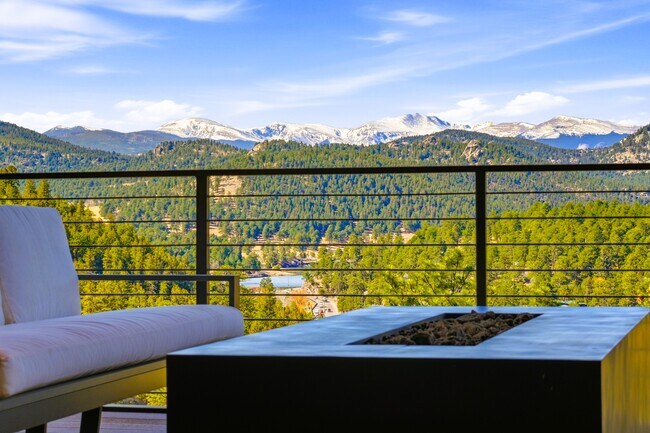 Photo - 4475 Forest Trail