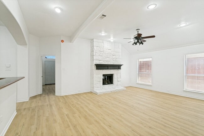 Building Photo - 1745 Woodstream Ln