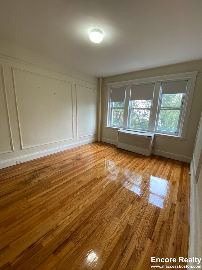 Building Photo - 1687 Commonwealth Ave Rental