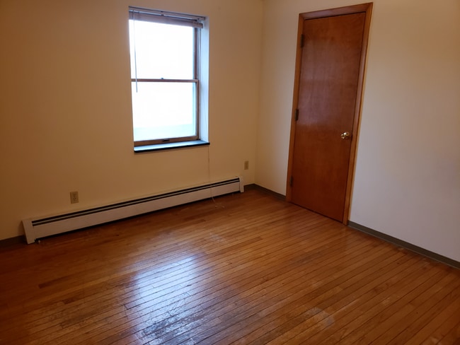 Photo - 123 W Nittany Ave Unidad August 1bd