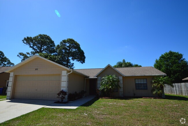Building Photo - 895 Wandering Pine Trail Rental