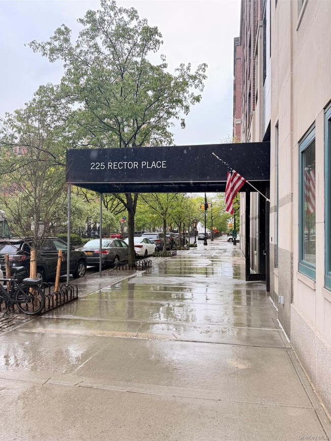 Building Photo - 225 Rector Pl Unit 7E
