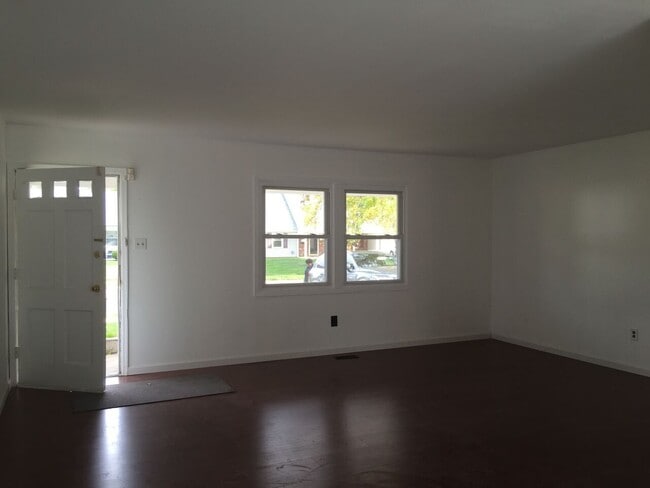 Photo - 3 Bed 2 bath Kensignton Rancher
