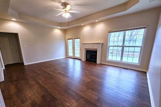 Photo - 1370 Trillium Ln