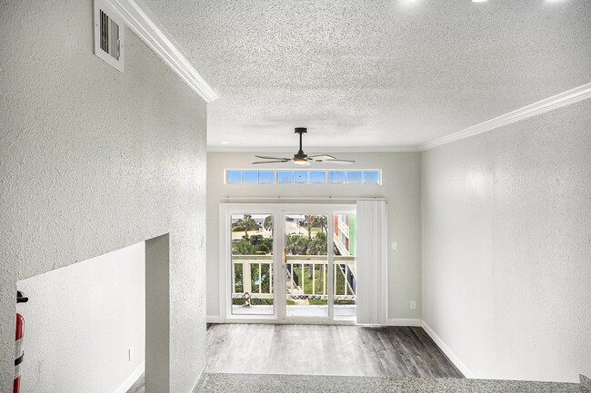 Photo - 7820 Seawall Blvd