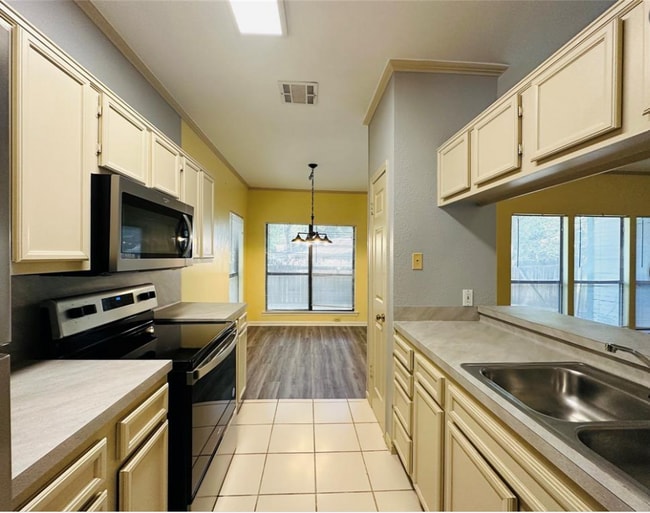 Photo - 6501 Columbia Oaks Ct Unit 3B