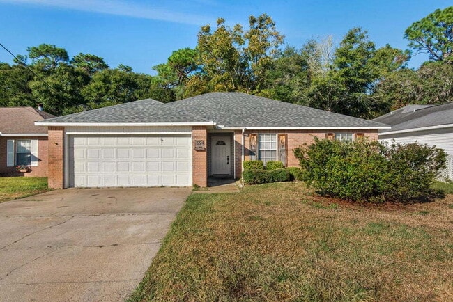 Building Photo - "Charming 3-Bed Retreat with 2 Full Baths in Fort Walton Beach!"