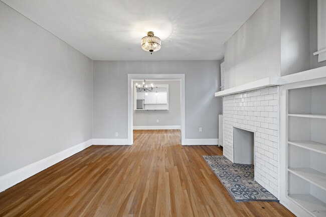 Building Photo - 1138 Illinois Ave Unit 5