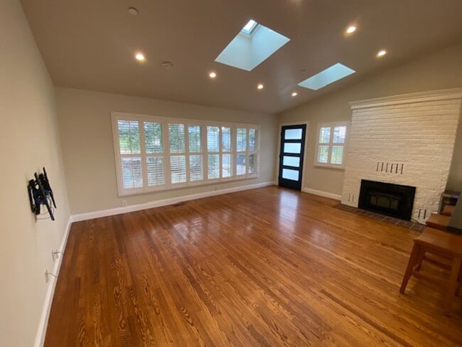 Photo - 1122 Miles Ave