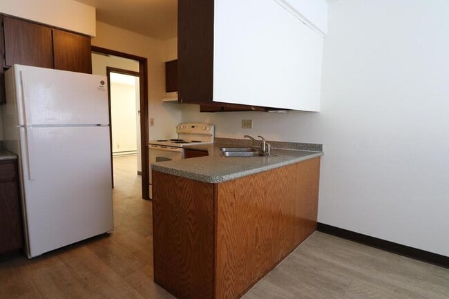 Photo - 1057 W Cecil St