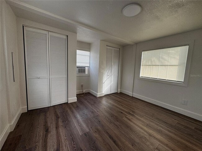 Photo - 102 Laureti Ln