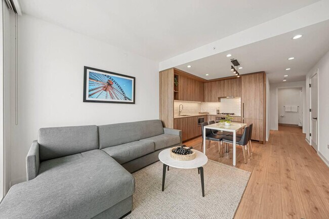 Photo - 540 N Orleans St Unidad ID407382P