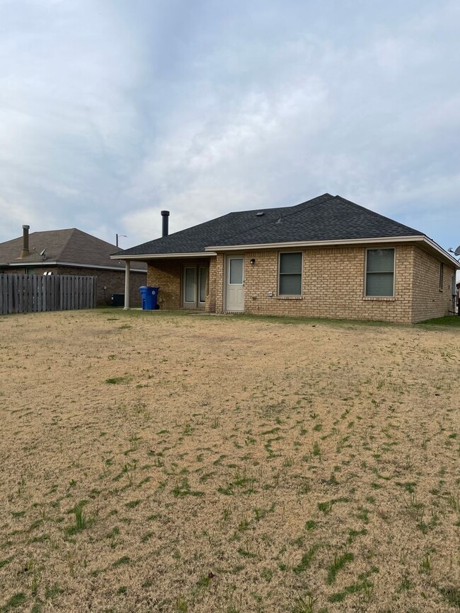 Photo - 506 Old Mill Way