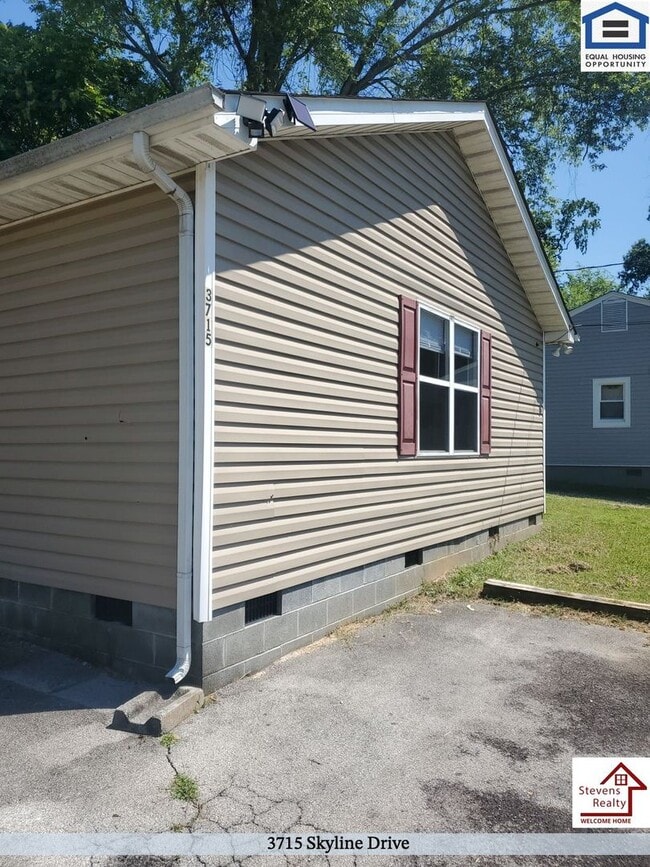 Photo - 3715 Skyline Dr