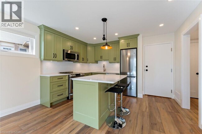 Photo - 144 Ravenbury Dr