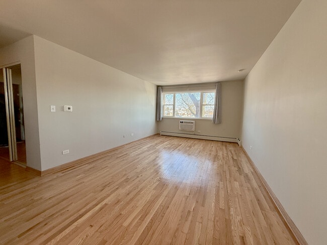 Photo - 4600 N Cumberland Ave