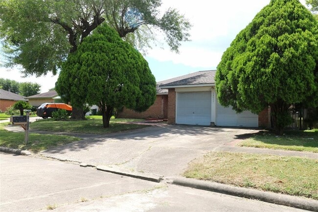 Building Photo - 13011 Benford Dr Rental