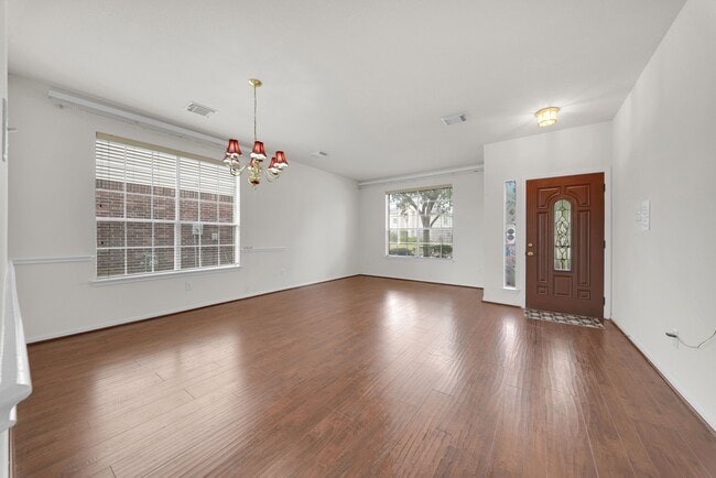 5514 Gatesprings Ln