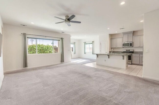 Building Photo - Beautiful 2-Bed, 2-Bath Home in a Peaceful...