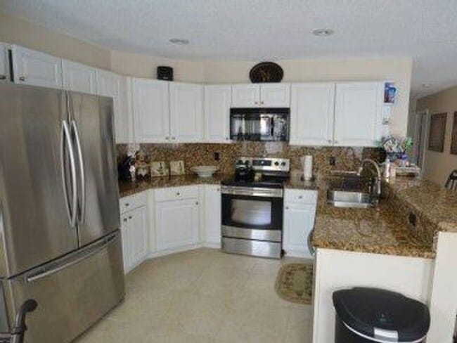 Photo - 6563 Constance St