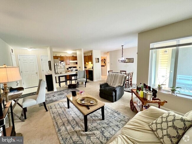 Building Photo - 2104 Whitehall Rd Unit 1D Rental