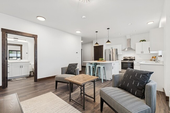 Photo - 1840 Baker Ave Unit 301