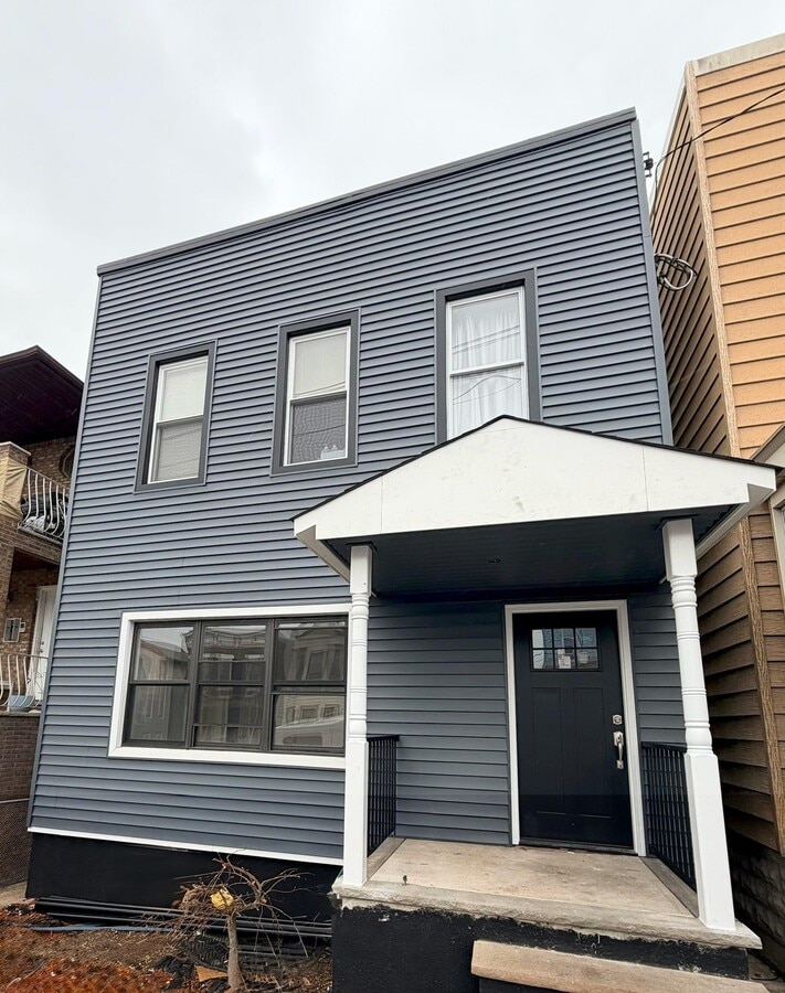Photo - 1426 43rd St