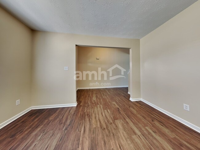 32 Ascot Glen Dr