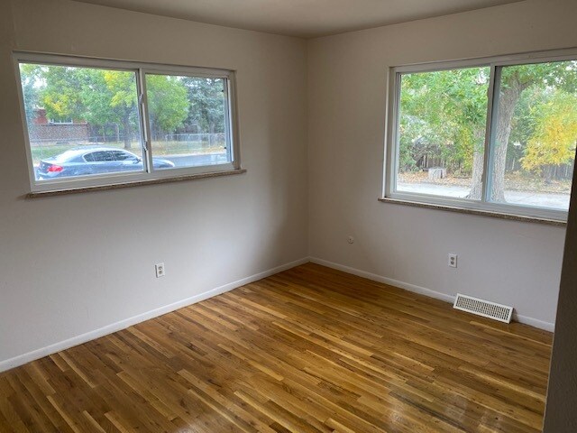 Photo - 8913 Circle Dr