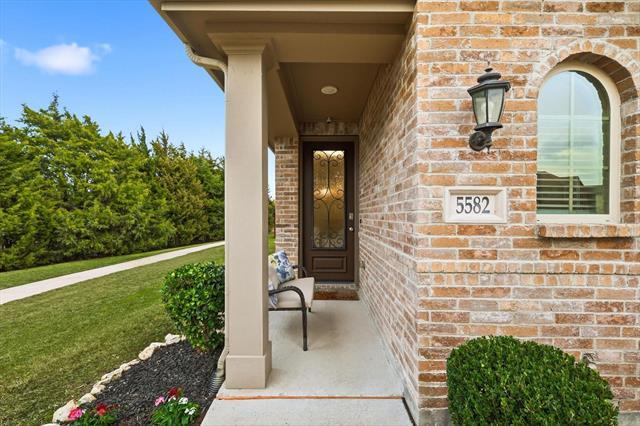 Photo - 5582 Yarborough Dr