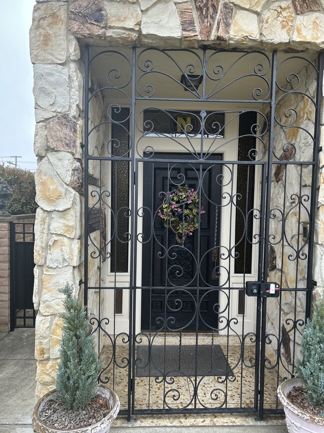 Photo - 1515 Annie St Unit #1 Studio Apt