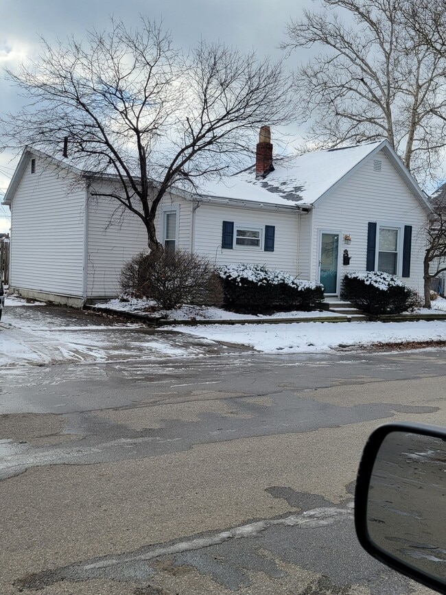 Photo - 112 Lake St