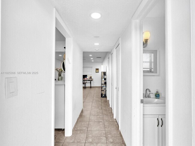 Photo - 5130 SW 40th Ave Unit 23B