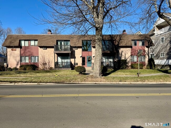 Building Photo - 76 Maple Tree Ave Unit 6