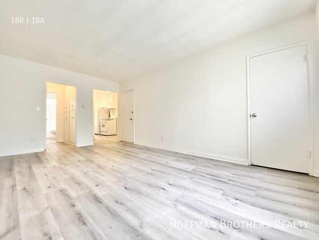 Photo - 636 N St Andrews Pl Unit 6A