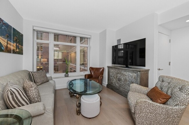 Photo - 100 Lovejoy Wharf Unit 5L