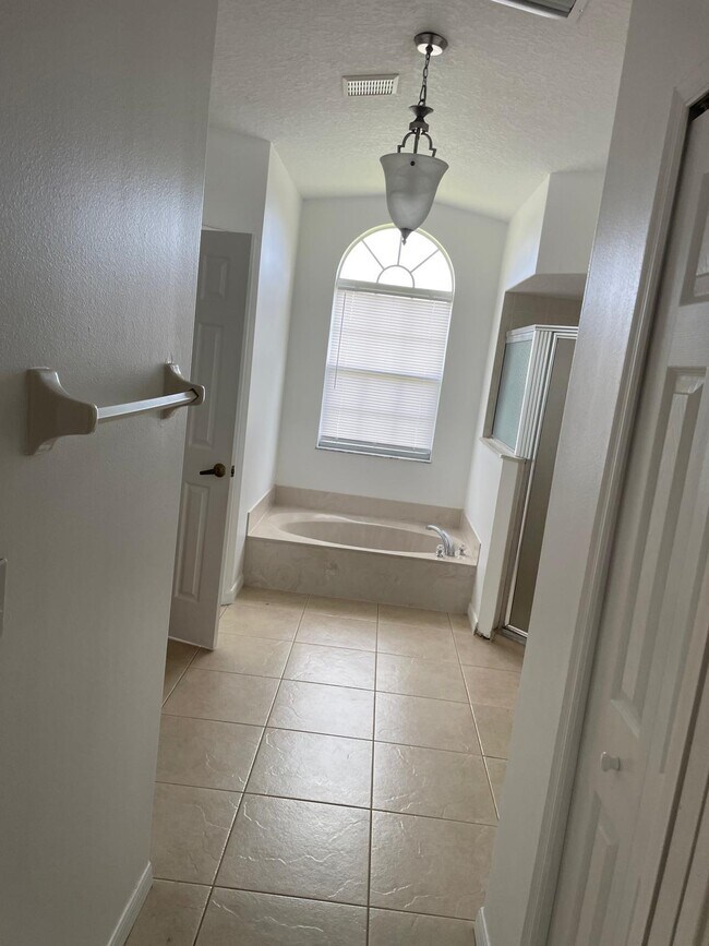 Photo - 601 SW Grove Ave